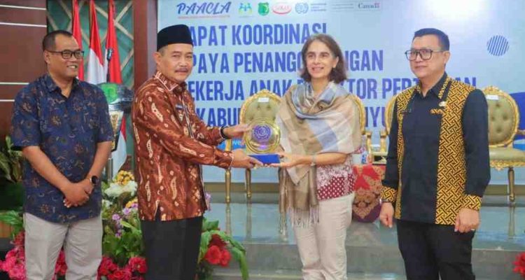 Rapat Koordinasi Upaya Penanggulangan Pekerja Anak di Sektor Pertanian Tahun 2025, yang dibuka langsung oleh Wakil Bupati Muba Kyai Abdur Rohman Husen di Auditorium Pemkab Muba, Kamis (27/11/2025). Foto: KOminfo Muba.