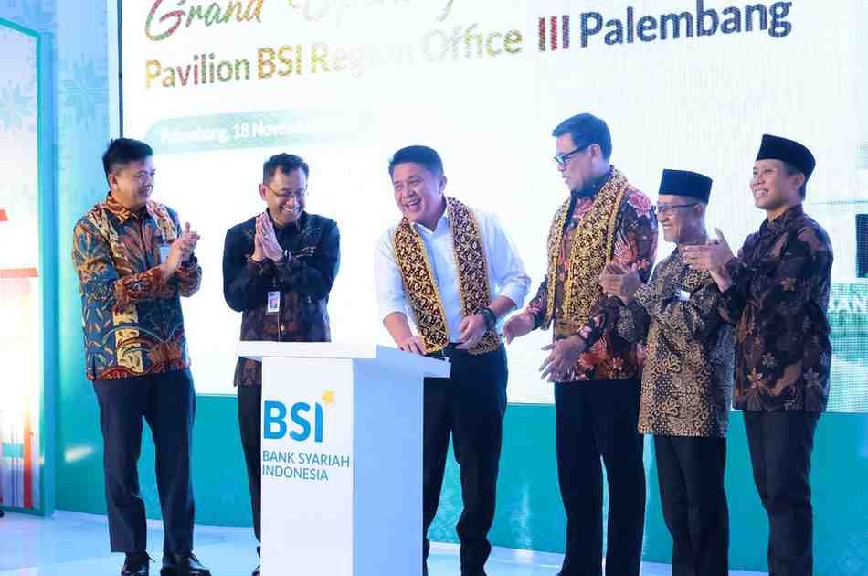 Gubernur Sumsel, Herman Deru iktu peresmian gedung Pavilion BSI Regional III Palembang, Selasa (18/11/2025). Foto: Humas Pemprov Sumsel.