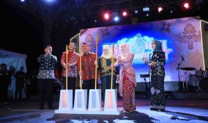 Gubernur Sumsel, Herman Deru membuka festival candi bumi ayu di PALI, Jumat (21/11/2025). Foto: Humas Pemprov Sumsel.