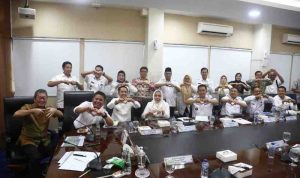 Gubernur Sumsel, Herman Deru menerima tim Program Management Pengelolaan Hulu dan Hilir Penunjang Ketahanan Pangan oleh PT Paskomnas di Ruang Rapat Gubernur Sumsel, Rabu (26/11/2025). Foto: Humas Pemprov Sumsel.