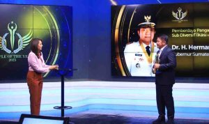 Gubernur Sumatera Selatan (Sumsel) Dr. H. Herman Deru kembali mendapatkan pengakuan nasional melalui penghargaan People of The Year (POTY) 2025 yang diselenggarakan Metro TV, Kamis (27/11/2025) malam. Foto: Humas Pem,prov Sumsel.