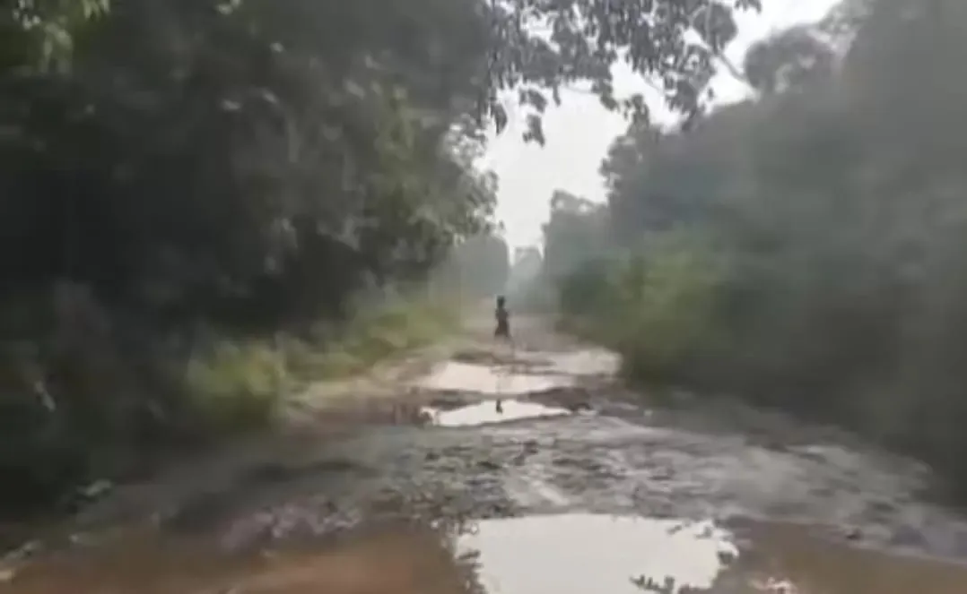Kondisi jalan yang rusak di Lawang Wetan, Muba, Foto: IST
