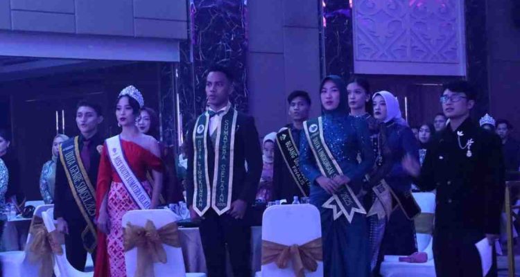 Para finalis pemilihan Duta GenRe Palembang Tahun 2025 yang digelar di Grand Ballroom Golden Sriwijaya, Sabtu (08/11) malam. Foto: Kominfo Palembang.