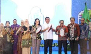 Gubernur Sumsel, Herman Deru hadir di Festival Literasi Sumatera Selatan Tahun 2025 di Asrama Haji Palembang. Foto: Humas Pemprov Sumsel.