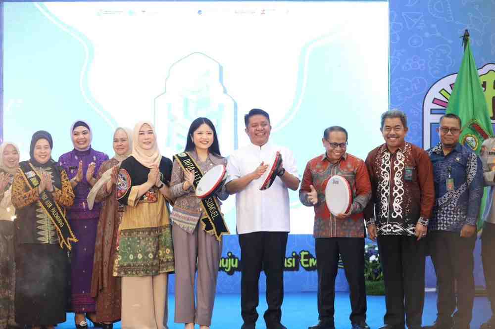 Gubernur Sumsel, Herman Deru hadir di Festival Literasi Sumatera Selatan Tahun 2025 di Asrama Haji Palembang. Foto: Humas Pemprov Sumsel.