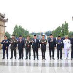 Gubernur Sumsel, Herman deru bersama Forkompinda usai mengggelar upacara Hari Pahlawan di Taman Makam Pahlawan Ksatria Ksetra Siguntang Palembang, Senin (10/11/2025). Foto: Humas Pemprov Sumsel.