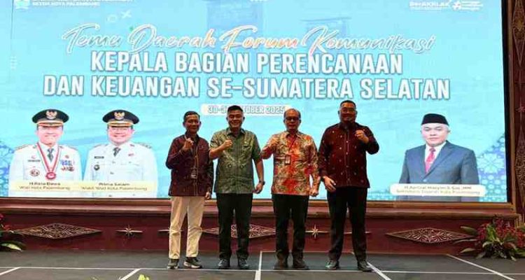 Sekretaris Daerah Kota Palembang, Aprizal Hasyim membuka kegiatan Temu Daerah Kepala Bagian Perencanaan dan Keuangan Kabupaten/Kota se-Sumatera Selatan di Hotel Novotel pada Jumat (31/10/2025). Foto: Komino Palembang.