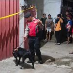 Polisi melakukan olah TKP kasus perampokan disertai pembunuhan di 15 Ilir Palembang. Foto: ISt