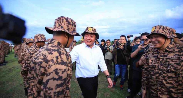 Gubernur Sumatera Selatan (Sumsel) Dr. H. Herman Deru membuka secara resmi Retret Laskar Pandu Satria (LPS) Jilid II Tahun 2025 yang digelar di Bumi Perkemahan Gandus, Palembang, Kamis (6/11/2025). Foto: Humas Pemprov Sumsel.