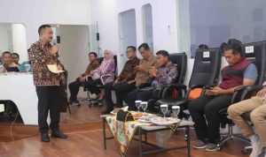 Wakil Bupati Muba Kyai Abdur Rohman Husen bersama tim mengunjungi Pemkab Sumedang, Jabar, berbagi ilmu pelayanan secara digital. Foto: Kominfo Muba.