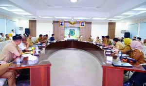 toha (14) Bupati Muba, HM Toha saat memimpin rapat bersama para kepala OPD, Rabu (5/11/2025). Foto: Kominfo Muba.