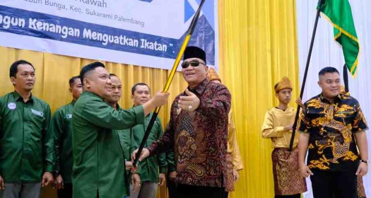 Pengurus Ikatan Keluarga Keban Air Hitam (IKKA) resmi dikukuhkan secara langsung oleh Bupati Muba HM Toha Tohet SH di Gedung Serbaguna Lubuk Kawah Palembang, Minggu (23/11/2025). Foto: Kominfo Muba.