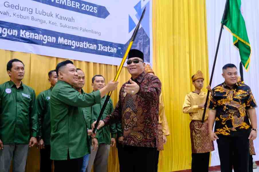 Pengurus Ikatan Keluarga Keban Air Hitam (IKKA) resmi dikukuhkan secara langsung oleh Bupati Muba HM Toha Tohet SH di Gedung Serbaguna Lubuk Kawah Palembang, Minggu (23/11/2025). Foto: Kominfo Muba.