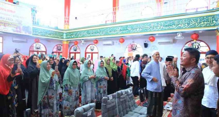 Gubernur Sumsel, Herman Deru menghadiri pelantikan PITI Sumsel di Masjid Cheng Hou, Jakabaring Palembang, Minggu (7/12/2025). Foto: Humas Pemprov Sumsel.