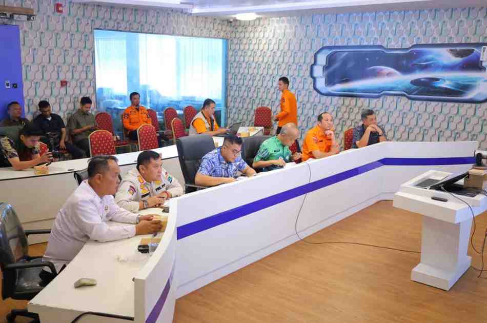 Asisten III Pemkot Palembang, Ahmad Bastari, yang mengikuti pemberian penghargaan bidang kependudukan di Auditorium Graha Bina Praja, Kantor Gubernur Sumsel, Kamis (11/12/2025). Foto: Kominfo Palembang.