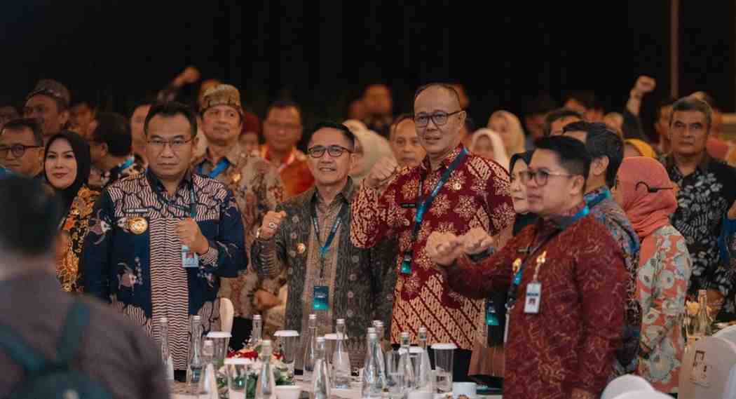Walikota Palembang, REatu Dewa menerima penghragaan Kota Terinovatif du Kempinski Grand Ballroom, Jakarta, Rabu (10/12/2025). Foto: Kominfo Palembang.