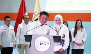 Gubernur Sumsel, Herman Deru saat hadir di Workshop Artificial Intelligence (AI) dan Digital Marketing, Universitas MDP Palembang, Rabu (17/12/2025). Foto: Humas Pemprov Sumsel.