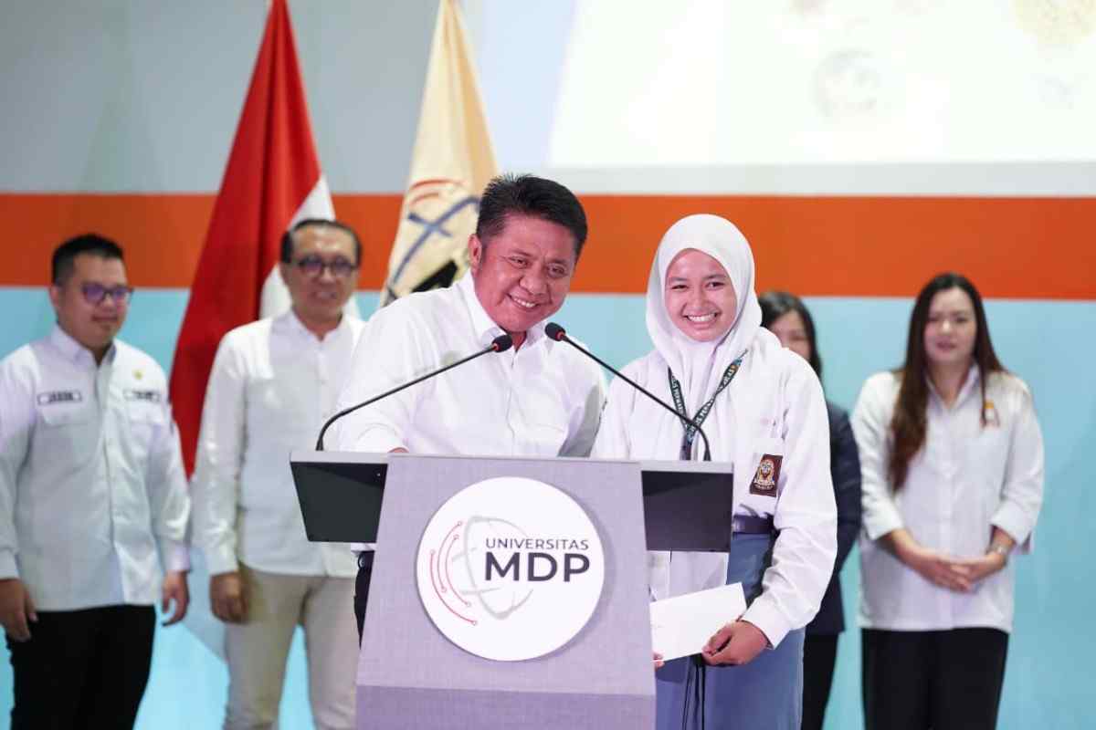 Gubernur Sumsel, Herman Deru saat hadir di Workshop Artificial Intelligence (AI) dan Digital Marketing, Universitas MDP Palembang, Rabu (17/12/2025). Foto: Humas Pemprov Sumsel.