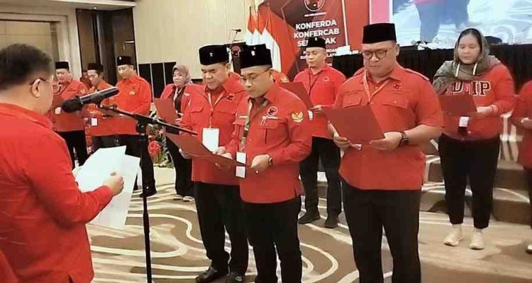 Devi Suhartoni, BUpati Muratara, dilantik menjadi Ketua DPD PDIP Sumsel. Foto: Dok PJS Sumsel.