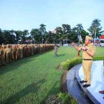 Gubernur Sumsel Herman Deru dan Wagub Cik Ujang saat memberikan pengarahan kepada para pejabat dan ASN di lingkungan Pemprov Sumsel, Senin (5/1/2025). Foto: Humas Pemprov Sumsel.