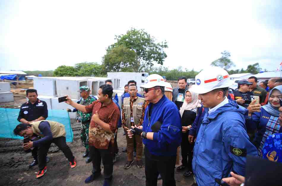 Gubernur Sumsel, Herman Deru meninjau pembangunan Sekolah Rakyat di Desa Rantau Alai, Ogan Ilir, Kamis (29/1/2026). Foto; Humas Pemprov Sumsel.