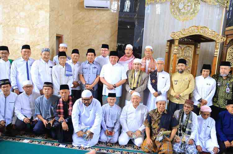 Gubernur Sumatera Selatan, Dr. H. Herman Deru meresmikan Masjid Roudhotul Jannah yang berlokasi di Perumahan Taman Bukit Raflesia, Kelurahan Karya Baru, Kecamatan Alang-Alang Lebar, Palembang, Jumat (20/2/2026). Foto: Humas Pemprov Sumsel.
