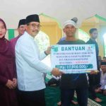 Wakil Bupati Muba, Abdur Rohman Husen bersama jajaran pimpinan daerah dan ratusan masyarakat gelar safari Ramdhan di Babat Supat, seraya memberikan bantuan sosial, Sabtu (28/2/2026). Foto: Kominfo Muba.