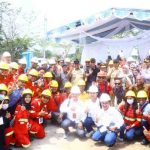 Gubernur Sumatera Selatan (Sumsel) Dr. H. Herman Deru memimpin Apel Peringatan Bulan Keselamatan dan Kesehatan Kerja (K3) Nasional Tahun 2026 di Lapangan Bola PT OKI Pulp and Paper Mills, Kecamatan Air Sugihan, Kabupaten Ogan Komering Ilir (OKI), Jumat (13/2/2026). Foto: Humas Pemprov Sumsel.