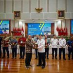Bupati Muba H M Toha Tohet, SH yang diwakili Asisten Pemerintahan dan Kesejahteraan Rakyat Setda Muba, Ardiansyah SE MM PhD CMA menandatangani Perjanjian Kerja Sama (PKS) pemanfaatan Sertifikat Elektronik bersama 18 pemerintah daerah lainnya, Kamis (12/2/2026), di Badan Siber dan Sandi Negara (BSSN).. Foto: Kominfo Muba.
