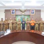 Pj Sekda Muba Drs Syafaruddin, MSi saat mengikuti Rapat Pembahasan Tindaklanjut Pengalihan Pelanggan PT. MEP ke PT. PLN (Persero) Secara Virtual di Ruang Rapat Sekda, Selasa (10/2/2026). Foto: Kominfo Muba.