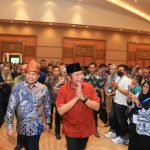 Gubernur Sumsel, Dr. H. Herman Deru saat menghadiri Rapat Konsolidasi Program MBG bersama kasatpel, mitra, dan yayasan se-Sumsel di Hotel Aryaduta Palembang, Sabtu (28/2/2026). Foto: Humas Pemprov Sumsel.