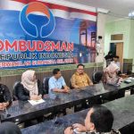 Bupati Muba HM Toha Tohet SH yang diwakili Staf Ahli Bupati Bidang Politik, Hukum dan Pemerintahan, Dr. Drs. H. Iskandar Syahrianto, MH dalam kegiatan penyerahan hasil Penilaian Maladministrasi Pelayanan Publik Tahun 2025 oleh Ombudsman RI Perwakilan Sumatera Selatan, di Kantor Ombudsman RI Perwakilan Sumsel. Foto: Kominfo Muba.