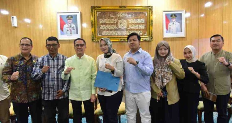 Para pengurus Partisipasi Kristen Indonesia (Parkindo) saat audiensi dengan Wali Kota Palembang, Ratu Dewa, di Kantor Wali Kota Palembang, Jumat (13/2/2026). Foto: Kominfo Palembang.