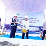 Bupati Toha Tohet mendampingi Gubernur Sumatera Selatan, H. Herman Deru meresmikan dimulainya pembangunan strategis berupa overpass (jalan layang) khusus angkutan batubara milik PT Musi Mitra Jaya (MMJ) di Desa Kaliberau, Kecamatan Bayung Lencir, Kamis (26/2/2026). Foto: Kominfo Muba.