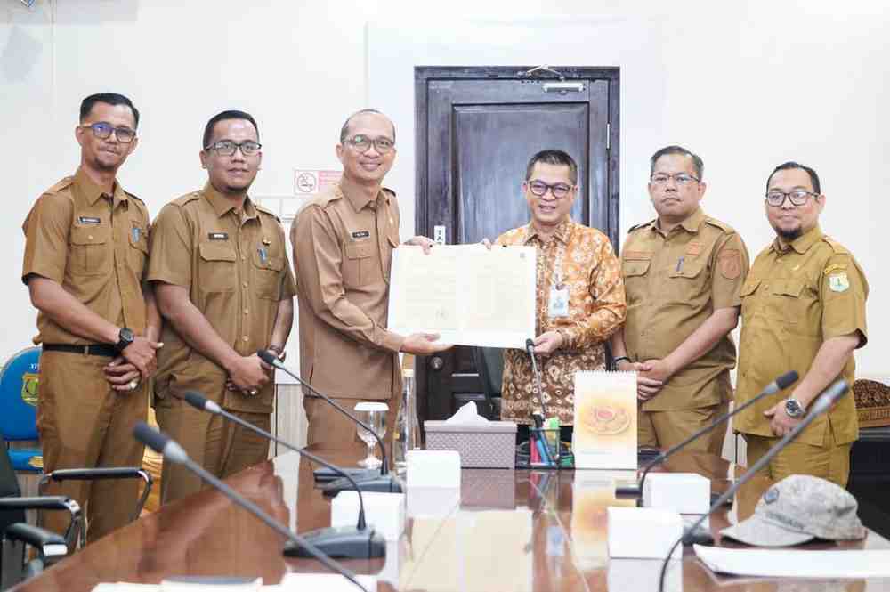 Penandatanganan MoU antara pihak Baks Sumsel Babael (VSB) dan Pemkab Muba, tantang perkuat stabilitas ekonomi Kabupaten Muba, Senin (30/3/2026). Foto: Kominfo Muba.