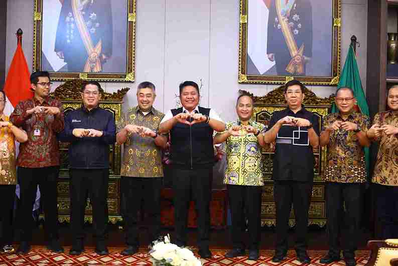 Gubernur Sumsel, Herman Deru menerima Direktur Utama PT Pelindo, Achmad Muchtasyar dan tim di Griya Agung Palembang, Sabtu (7/3/2026) pagi. Foto: Humas Pemprov Sumsel.