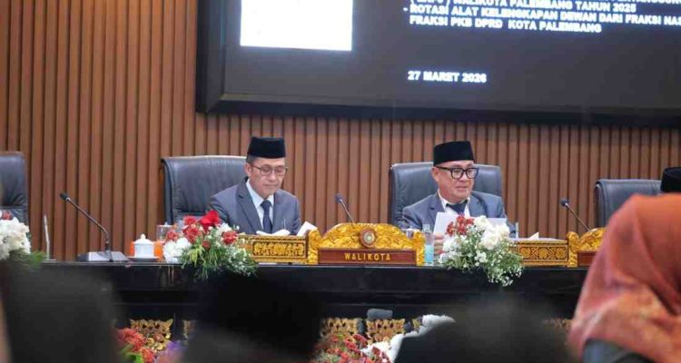 Walikota Palembang, Ratu Dewa saat menghadiri paripurna LKPJ Walikota TA 2025, Jumat (27/3/2026). Fot6o: Kominfo Palembang.