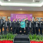 Ketua TP PKK Kota Palembang, Dewi Sastrani menjadi pembicara dalam acara Regent Counselor Room, Kamis (5/3/2026). Acara yang digelar di Hotel Novotel, ini diisi dengan diskusi tentang kepemimpinan perempuan. Foto: Kominfo Palembang.
