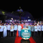 Gubernur Sumatera Selatan Dr. H. Herman Deru meresmikan hasil revitalisasi bndaran air mancur (BAP) dengan desain baru Tugu Air Mancur Palembang, Minggu (15/3/2026). Foto: Humas Pemprov Sumsel.