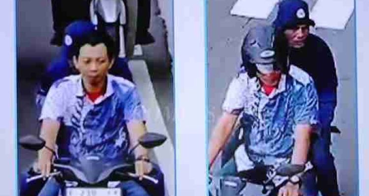 Tangkapan layar CCTV dua pelaku penyiraman air keras kepada aktivis Kontras. Foto: screenshot medsos.