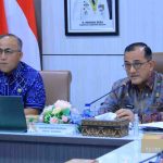 Sekda Sumsel, Edward Chandra memimpin rapat tentang rencana Program Strategis Nasional (PSN). Foto: Humas Pemprov Sumsel.