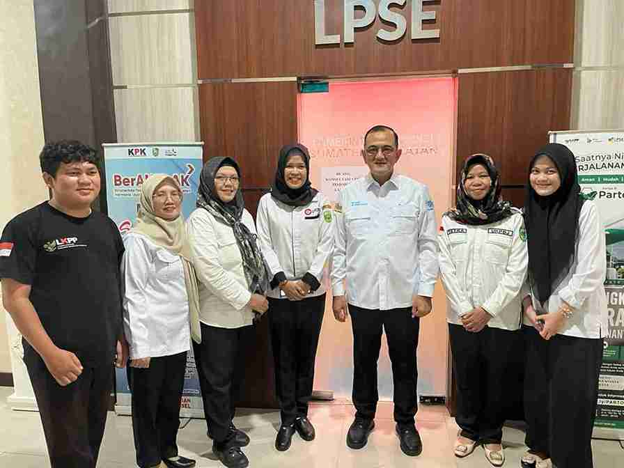 Sekretaris Daerah Provinsi Sumatera Selatan, Dr. Drs. H. Edward Candra, MH saat kunjungi LPSE, Rabu (25/3/2026). Foto: Humas Pemprov Sumsel.
