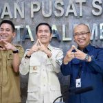 Walikota Palembang, Ratu Dewa bersama pejabat Badan Pusat Statistik (BPS) Kota Palembang, Senin (2/3/2026). Foto: Kominfo Palembang.