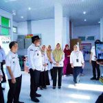 Bupati Toha didampingi Camat M Warnik SE MSi meninjau pelayanan di Puskesmas Ulak Paceh, Rabu (25/3/2026). Foto: Kominfo Muba.