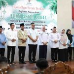 Wali Kota Palembang, Ratu Dewa bersama Wakil Wali Kota dan Sekretaris Daerah menghadiri kegiatan Bukti Setor Pembayaran Zakat Maal yang digelar Badan Amil Zakat Nasional (Baznas) Kota Palembang, dalam rangkaian program Gerakan Ramadan Berkah Menguatkan Indonesia. Foto: Kominfo Palembang.