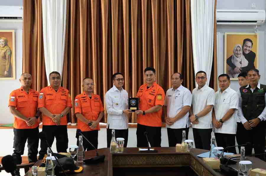 Wali Kota Palembang, Ratu Dewa menerima audiensi Kepala Kantor SAR Palembang, Raymond Constantine, di Rumah Dinas Wali Kota, Rabu (22/4/2026). Foto: Kominfo Palembang.