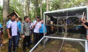 Gubernur Sumatera Selatan (Sumsel), Dr. H. Herman Deru menghadiri kegiatan halal bihalal Ikatan Alumni Sekolah Kehutanan Menengah Atas (IKA SKMA) Pengurus Daerah Provinsi Sumsel yang digelar di Taman Wisata Alam Punti Kayu, Sabtu (18/4/2026). Foto: Humas Pemprov Sumsel.