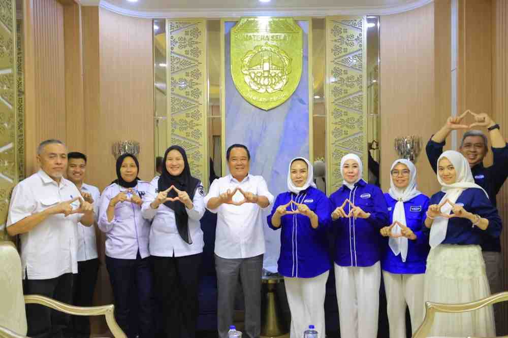 Wakil Gubernur Sumatera Selatan (Sumsel) H. Cik Ujang menerima audiensi Dewan Pimpinan Daerah Asosiasi Pengusaha Jasa Boga Indonesia (DPD APJI) Sumsel, dalam rangka silaturahmi sekaligus undangan menghadiri Rapat Kerja Daerah (Rakerda) APJI Tahun 2026. Pertemuan tersebut berlangsung di Ruang Tamu Wagub Sumsel, Rabu (15/04/2026). Foto: Humas Pemprov Sumsel.