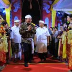 Gubernur Sumsel, Herman Deru saat menghadiri Dharma Santi Hari Suci Nyepi Tahun Baru Saka 1948 (Tilem Kesanga) Tahun 2026 di Pura Agung Sriwijaya Palembang, Kamis (2/4/2026). Foto: Humas Pemprov Sumsel.