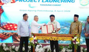 Gubernur Sumsel, Herman Deru bersama Menteri Perhubungan RI Dudy Purwagandhi, Menteri ATR/Kepala BPN Nusron Wahid, Kepala Staf Presiden Muhammad Qodari, serta Wakil Menteri Investasi dan Hilirisasi/Wakil Kepala BKPM Todotua Pasaribu, Kamis (9/4/2026) melaunching proyek Pelabuhan Baru Tanjung Carat di Griya Agung, Palembang. Foto: Humas Pemprov Sumsel.